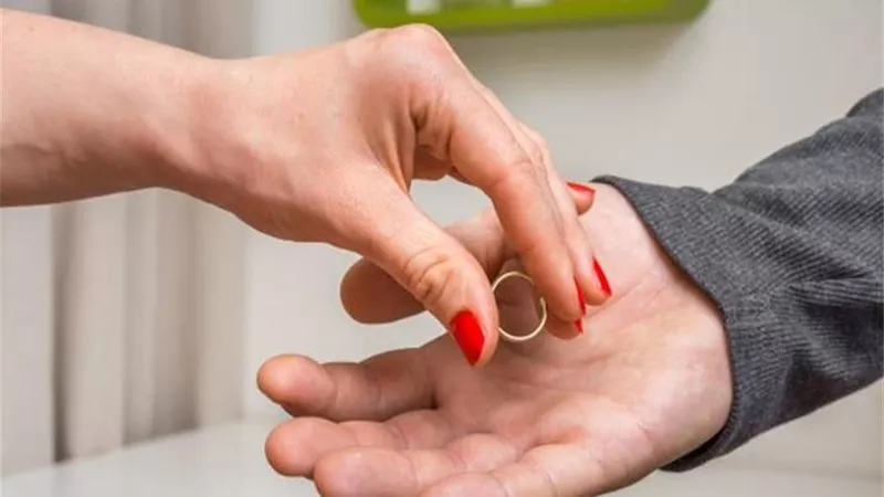 «هخلعك».. تعرفي على أبرز أسباب النساء لخلع أزواجهن