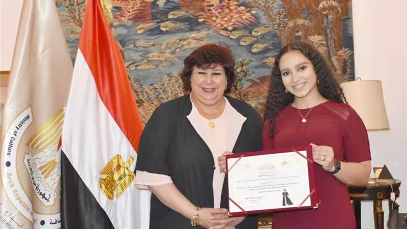 وزيرة الثقافة: مريم طاحون أصغر مغنية أوبرا مصرية في فيينا 
