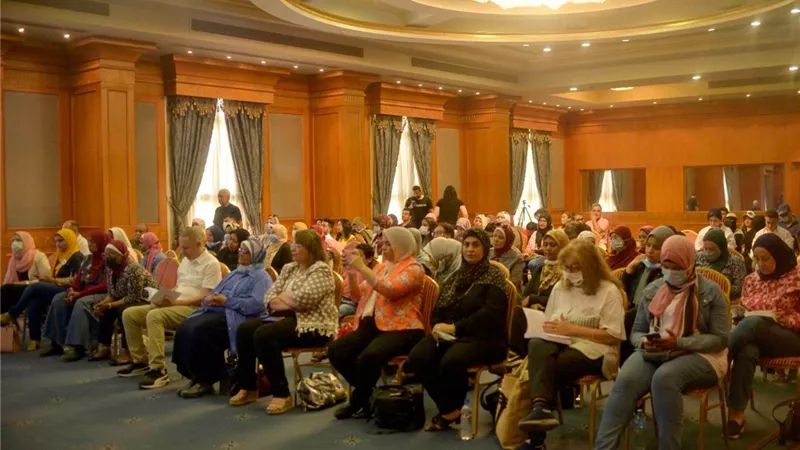الجمهور يتحدى حرارة الصيف في مهرجان أسوان 