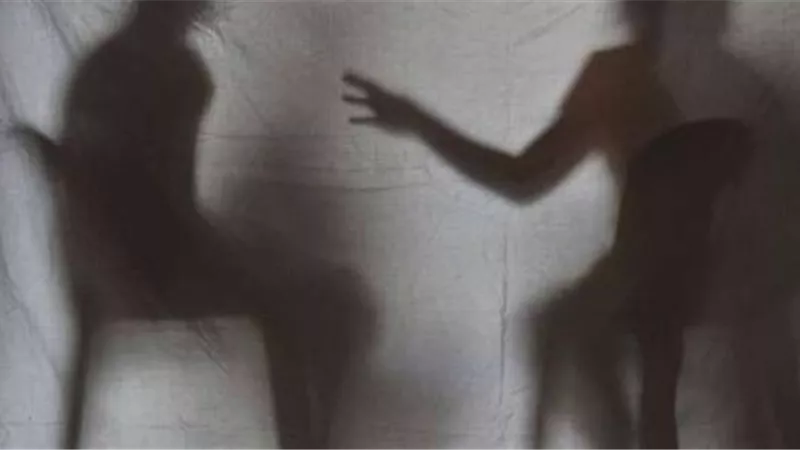 ضبط 4 متهمين نشروا فيديوهات لطبيب المنيا أثناء علاقاته المحرمة