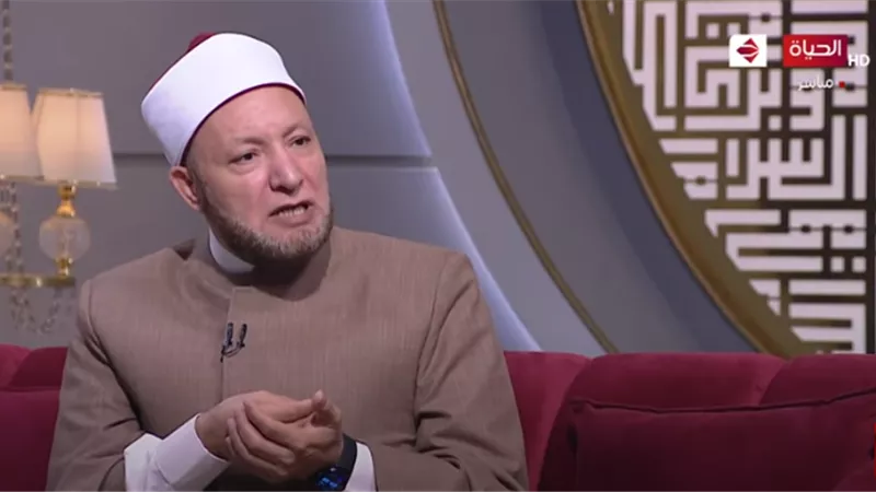 ما حكم خروج الخطيب وخطيبته بمفردهما؟.. عالم أزهري يجيب 