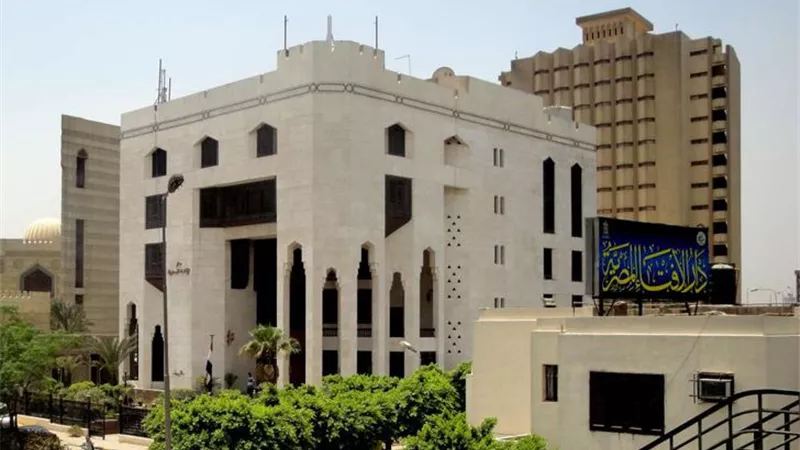«الطبق يستغفر لصاحبه».. «الإفتاء» تكشف صحة المقولة