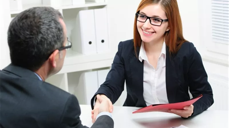 كيف تستعدين لمقابلة عمل ناجحة؟ 