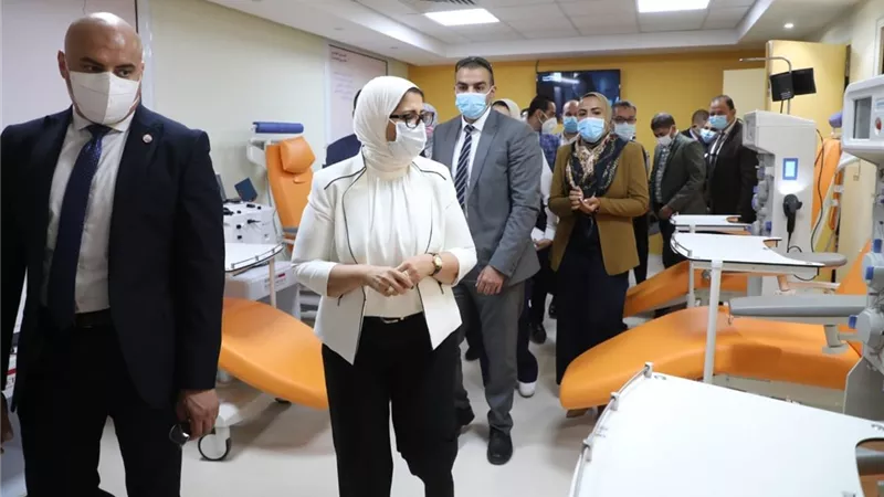 وزيرة الصحة في زيارة لمركزي تجميع البلازما بالعباسية والعجوزة 