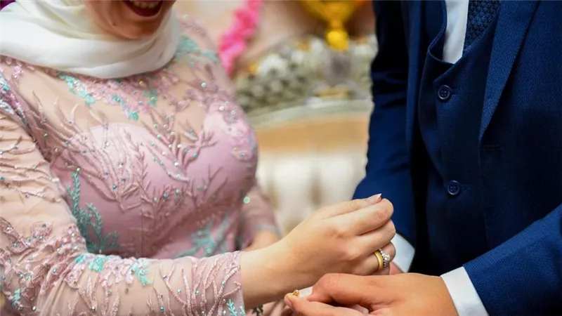 لزيادة الإنجاب.. إطلاق تطبيق حكومي يشجع على الزواج