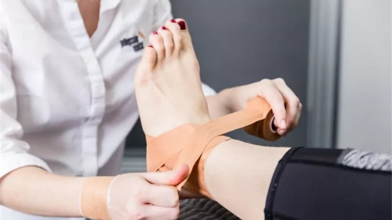 أبرزها «تمارين الإطالة».. 6 طرق علاجية للتخلص من آلام كعب رجلك
