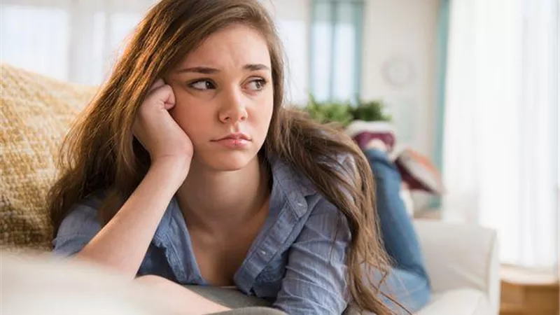 الجفاف العاطفي في فترة الخطوبة.. ما أسبابه وتأثيره بعد الزواج؟ 