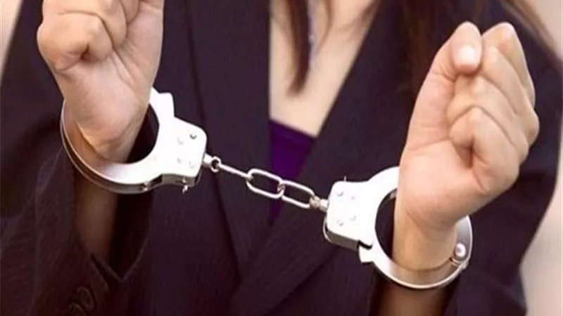 «بعد 62 جريمة».. ضبط سيدتين احترفتا سرقة الذهب بالبحيرة