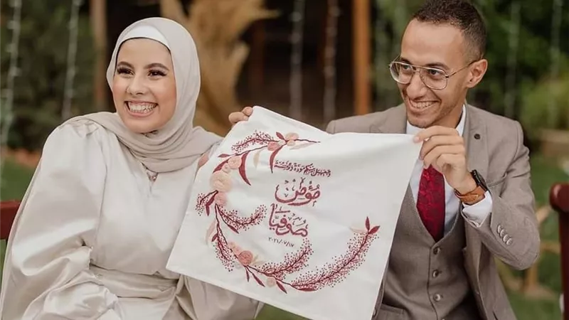 «اللحظة اللي بنتظرها».. الفنان محمد سليمان يحتفل بعقد قران ابنته.. صور