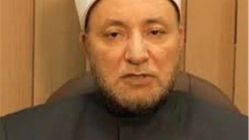 ما حُكم إعطاء زكاة مالي لوالدي؟.. أمين الفتوى يُجيب