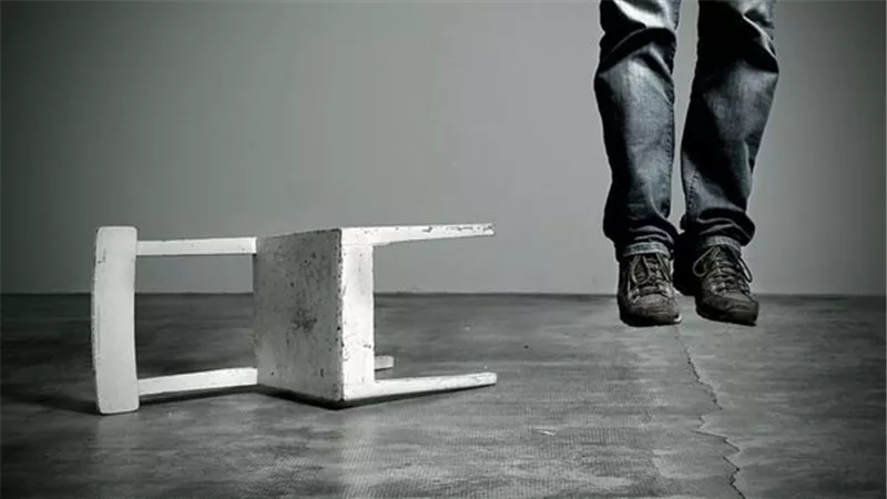 «طليقها مات منتحرًا».. أم تتهم الجد والجدة بالتسبب في مقتل ابنها بالفيوم
