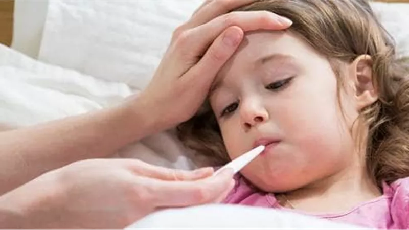 8 طرق منزلية سهلة لخفض درجة حرارتك