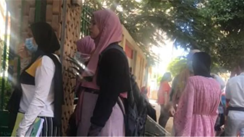 ماتت بسبب الضغط النفسي.. «أهالي منوف» يودعون جثمان طالبة الثانوية