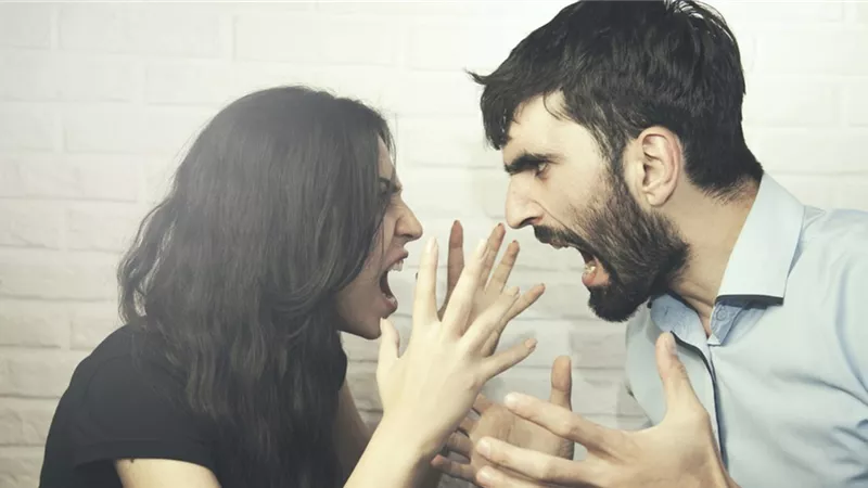 اختفاء الحب والتضحية.. أسباب انتشار جرائم العنف بين الأزواج