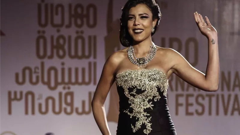 شاهدي رد فعل ناهد السباعي «لما حد يهري قدامها»