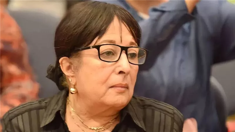 سميرة عبد العزيز: سميحة أيوب حمتني من المعاكسات.. و«صبحي» خرجني من الحداد