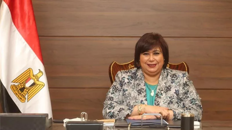 وزيرة الثقافة: السينما بين إيديك مشروع ثقافي لكل المحافظات 