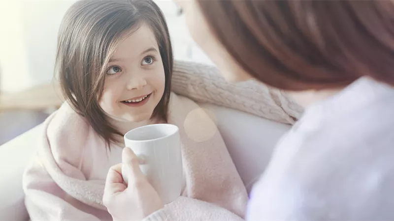 مجربون من الأمهات.. 12 علاج منزلي لنزلات البرد 