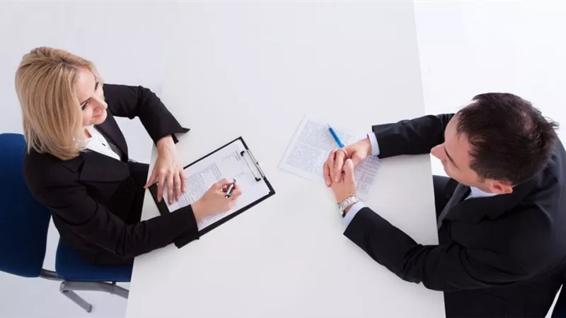 تخطي هذه العقبات أثناء مقابلات العمل يُسهّل طريقك