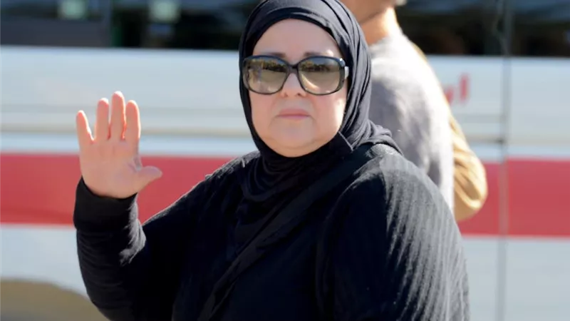 آخر تطورات الحالة الصحية للفنانة دلال عبدالعزيز 