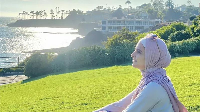 بعد غياب.. «حنان ترك» تعود للسوشيال برسالة.. و«حلا شيحة» ترد عليها