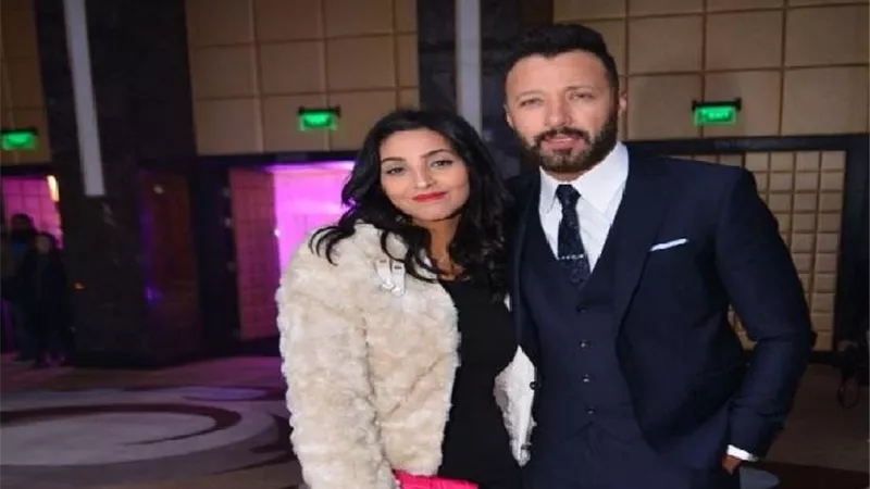أحمد فهمي يدعم زوجته أميرة فراج في «شاطرة»