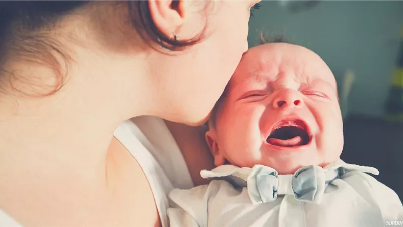 للماميز.. 8 علامات تؤكد معاناة طفلك من المغص والغازات