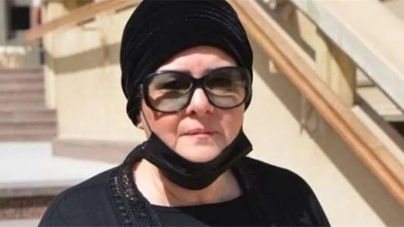 «القومي للمرأة»: دلال عبد العزيز أصيلة وعظيمة وحبيبة الكل