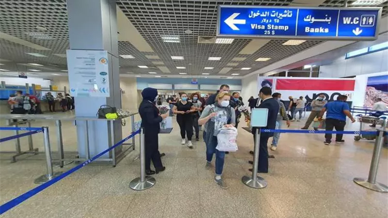 بعد 6 سنوات توقف.. عودة الطيران الروسي لمصر.. وتوقعات بنصف مليون سائح شهريًّا 