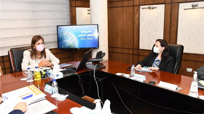 «السعيد» تناقش تطوير البنية المعلوماتية لأنظمة تطعيمات الأطفال