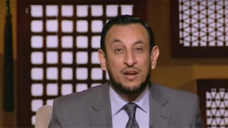 بعد جنازة دلال عبدالعزيز.. الشيخ رمضان عبد المعز للمصورين: «اتقوا الله الميت له حرمة»