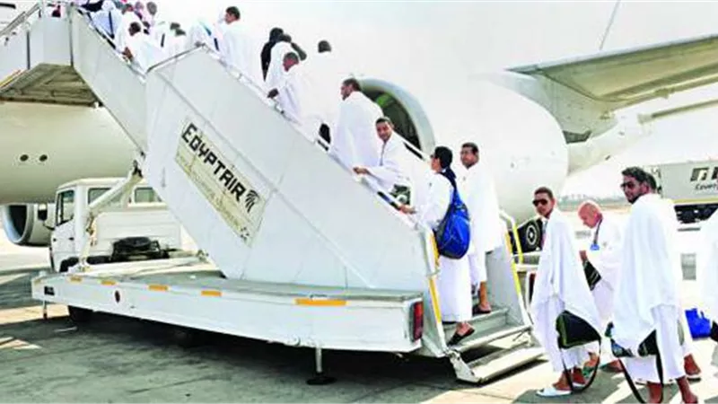 موعد فتح العمرة للمصريين 2021.. التطعيم بجونسون.. وتوقعات بتضاعف الأسعار والأعداد محدودة