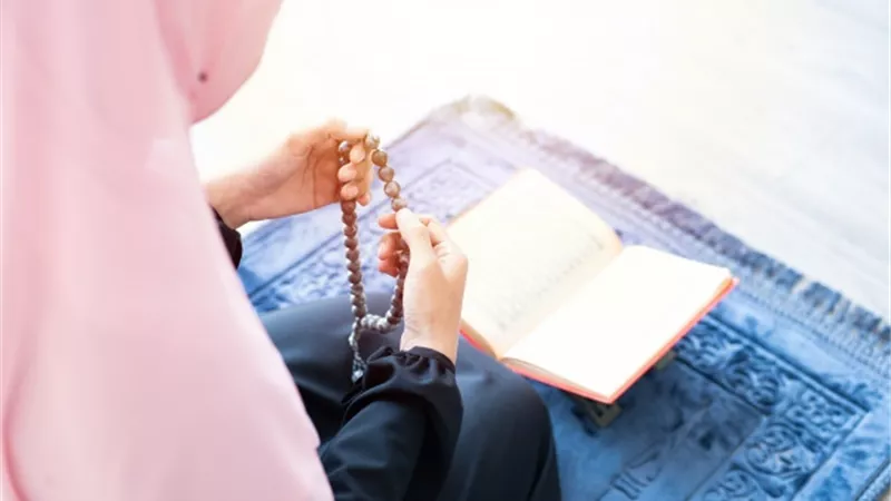 أمين الفتوى يُحذر من حقوق العباد: حاسبي نفسك قبل ما المستور يتفضح 