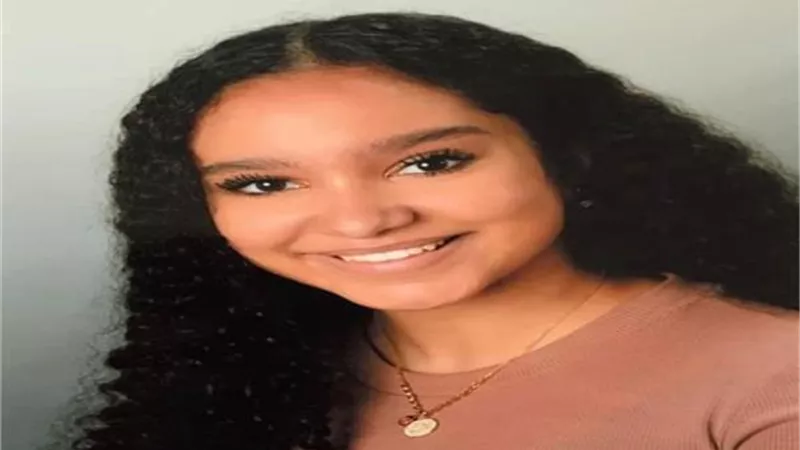 حفل لأصغر مغنية مصرية في أوبرا فيينا على مسرح سيد درويش بالإسكندرية