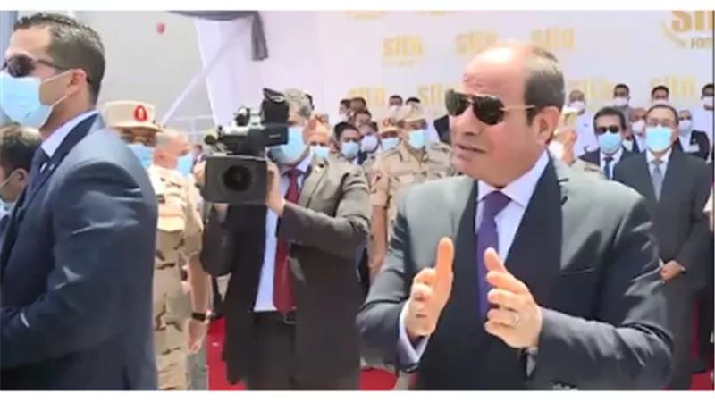 الرئيس السيسي لأهالي الريف: هعمل شبكة اتصالات جوة القرية زي اللي في المدينة