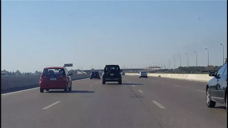 لو مسافر على طرق إسكندرية الصحراوي ومطروح.. سرعة الملاكي أصبحت 80 كم/ ساعة