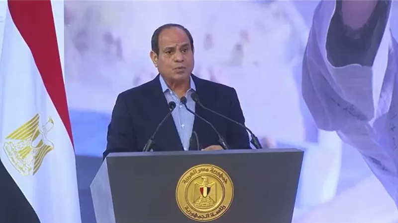 نص كلمة السيسي في إفطار الأسرة المصرية : لن أنسي دور المرأة ..في البيت وفي كل حتة سند للدولة في برنامج الإصلاح الاقتصادي ..وجمعت الناس ونزلتهم في رمضان لتفويض الدولة لمواجهة العنف والإرهاب المحتمل