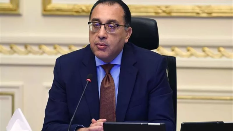 «مدبولي»: رؤساء الجامعات مسئولون عن متابعة تطعيمات كورونا للعاملين
