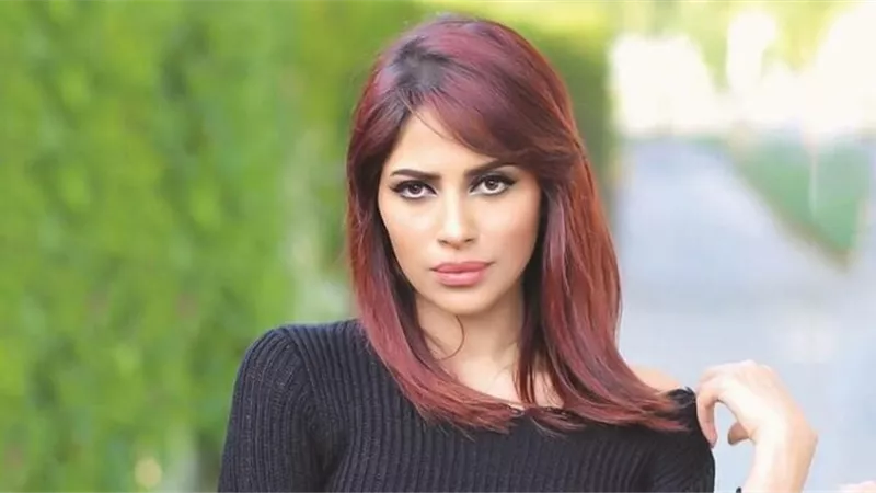 زوج ممثلة سعودية يحرجها أمام جمهورها