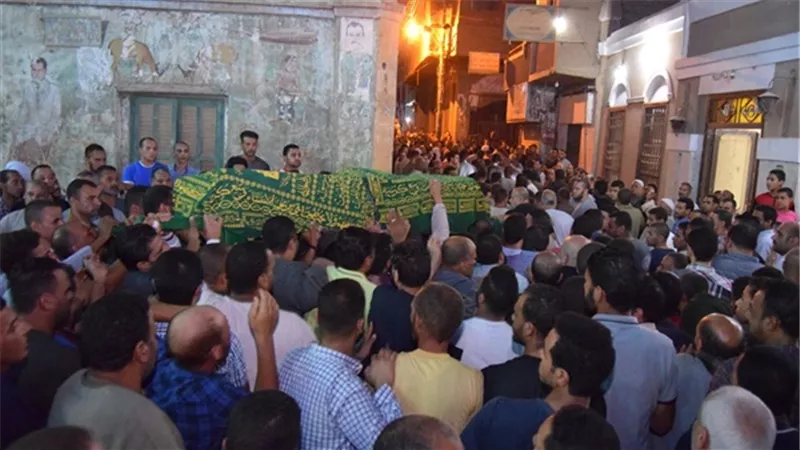 أهالي سوهاج يشيعون جثمان رفيدة عادل ووالدتها في يوم واحد