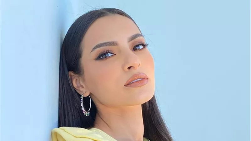 كارمن سليمان: محظوظة بالوقوف أمام «الفخراني» 