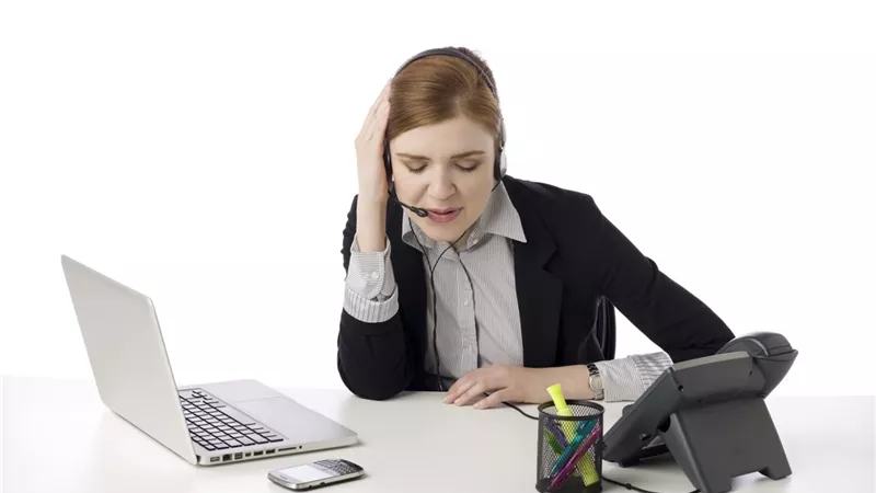 «الزوجة الموظفة».. كيف تجمع بين العمل والبيت وتربية الأبناء؟