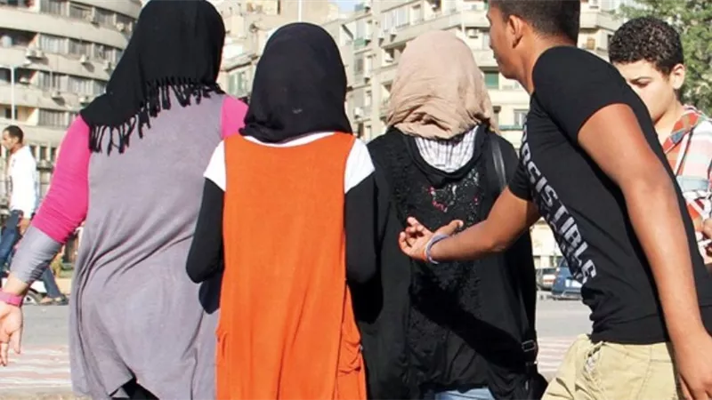 «ما تمشيش بالمايوه في الشارع».. حملة لمواجهة التحرش بالإسكندرية