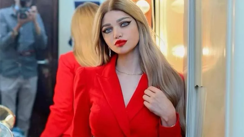 اسحبوا منه الموبايل.. «وصلة ردح» بين ياسمين الخطيب ووائل عبد العزيز على فيسبوك