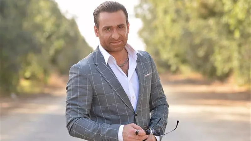 من على سرير المرض.. نضال الشافعي في رسالة صوتية: الشدة بتبين معادن الرجال