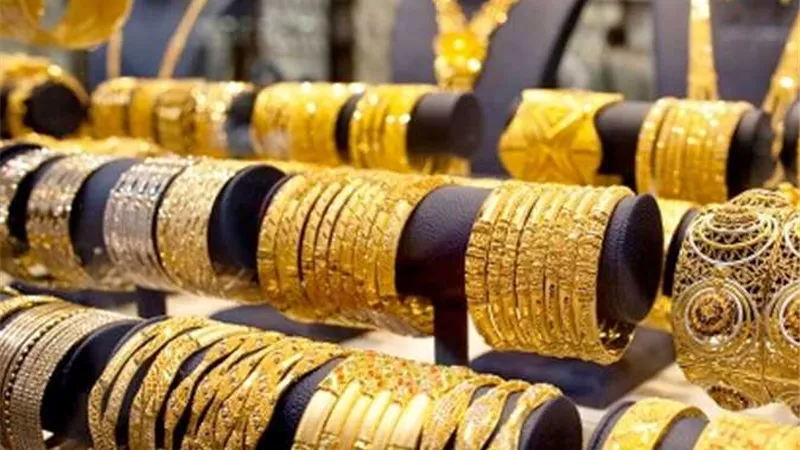 بنك دولي: عاملان يدفعان سعر الذهب إلى الصعود بشكل خيالي