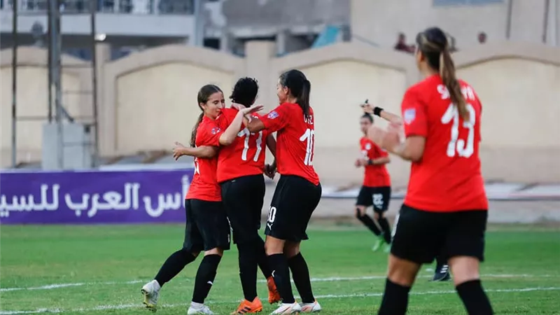 كأس العرب للسيدات | لاعبات المنتخبات العربية يتفاعلن مع حملة 