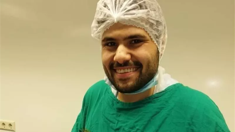 حفاظًا على صحة جنينك.. الدكتور مصطفى اللقاني يكشف لـ هير نيوز مزايا وعيوب الإنجاب المبكر 