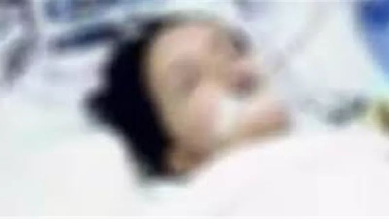 ربطها بالجنازير.. أب يجبر ابنته على تناول السم في قنا 