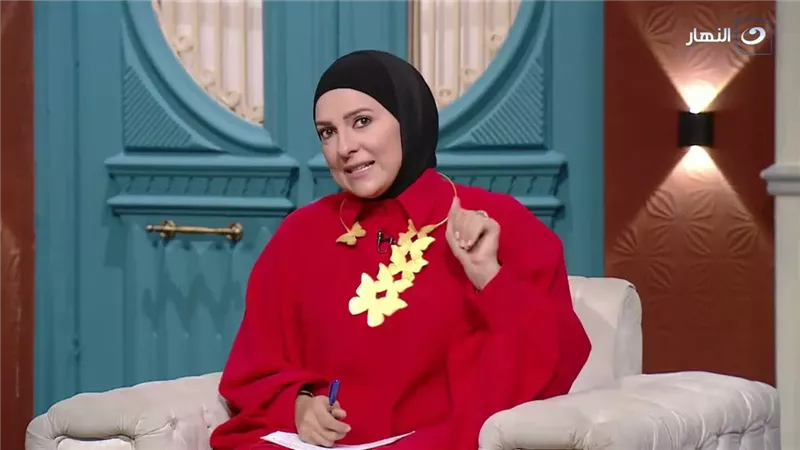 سلفتي حشرية اتعامل معها ازاي في بيت العيلة؟.. «الصعيدي» ترد: بالخطوط الحمراء| فيديو